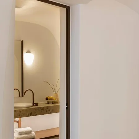 Отель Canaves Ena - Small Luxury Of The World 5*